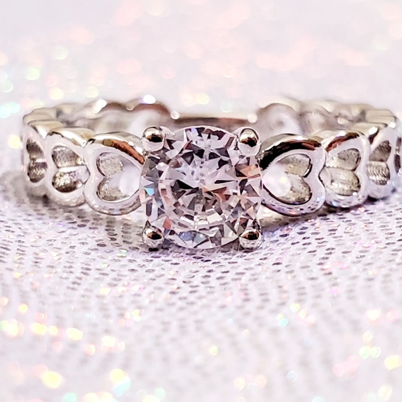 Size 6 Sterling silver CZ Crystal heart ring - Picture 6 of 11